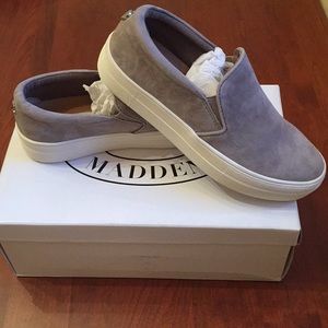 Brand new Steve Madden suede shoes!